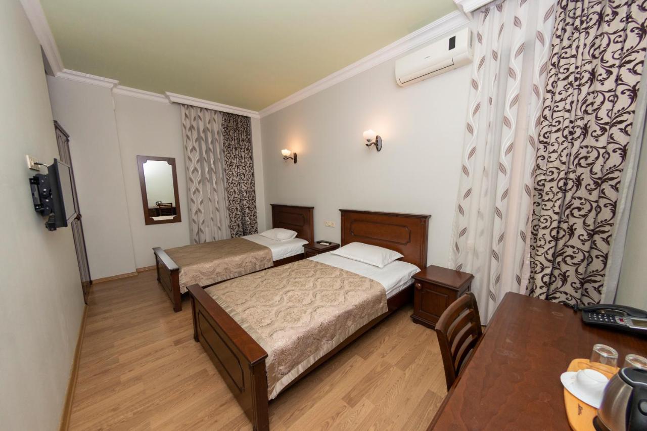 Eiffel Hotel Batumi Eksteriør bilde