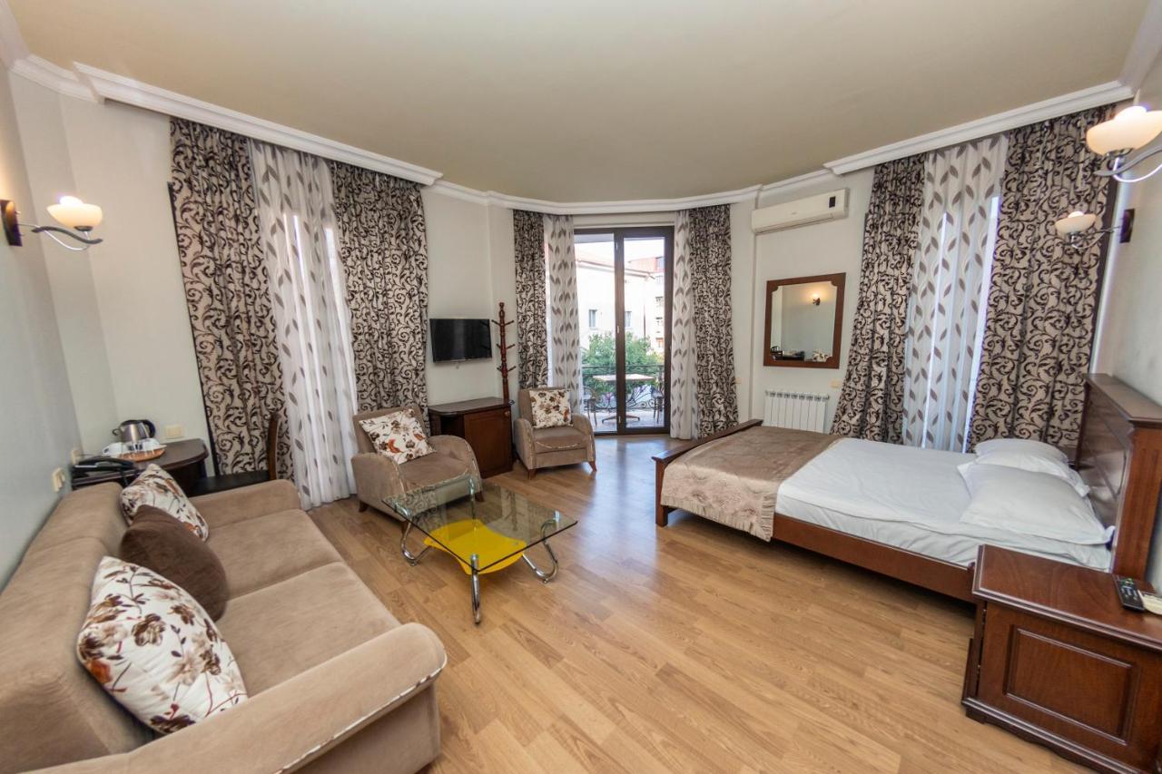 Eiffel Hotel Batumi Eksteriør bilde