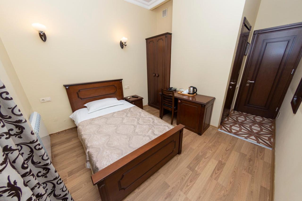 Eiffel Hotel Batumi Eksteriør bilde