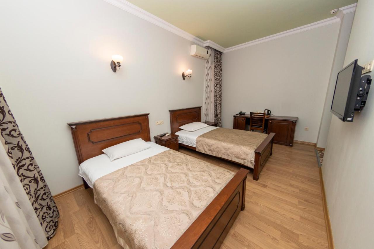 Eiffel Hotel Batumi Eksteriør bilde