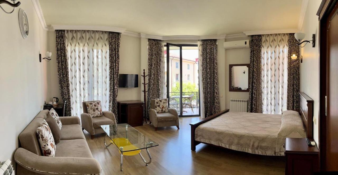 Eiffel Hotel Batumi Eksteriør bilde