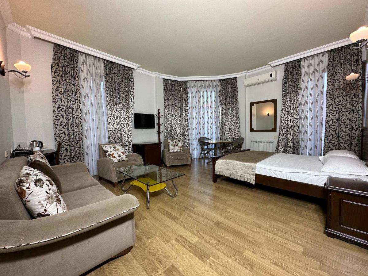 Eiffel Hotel Batumi Eksteriør bilde