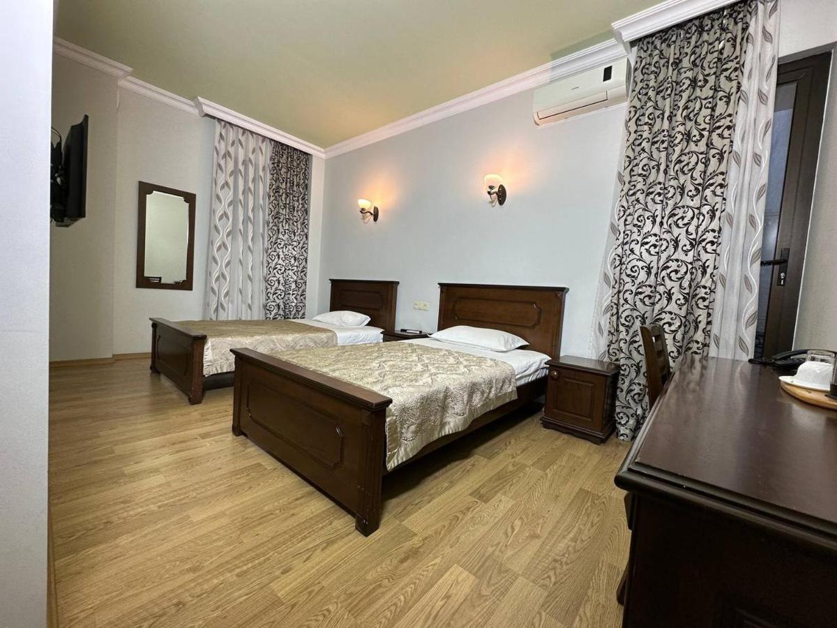 Eiffel Hotel Batumi Eksteriør bilde
