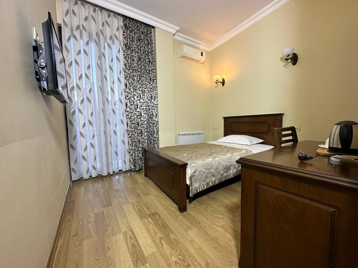 Eiffel Hotel Batumi Eksteriør bilde