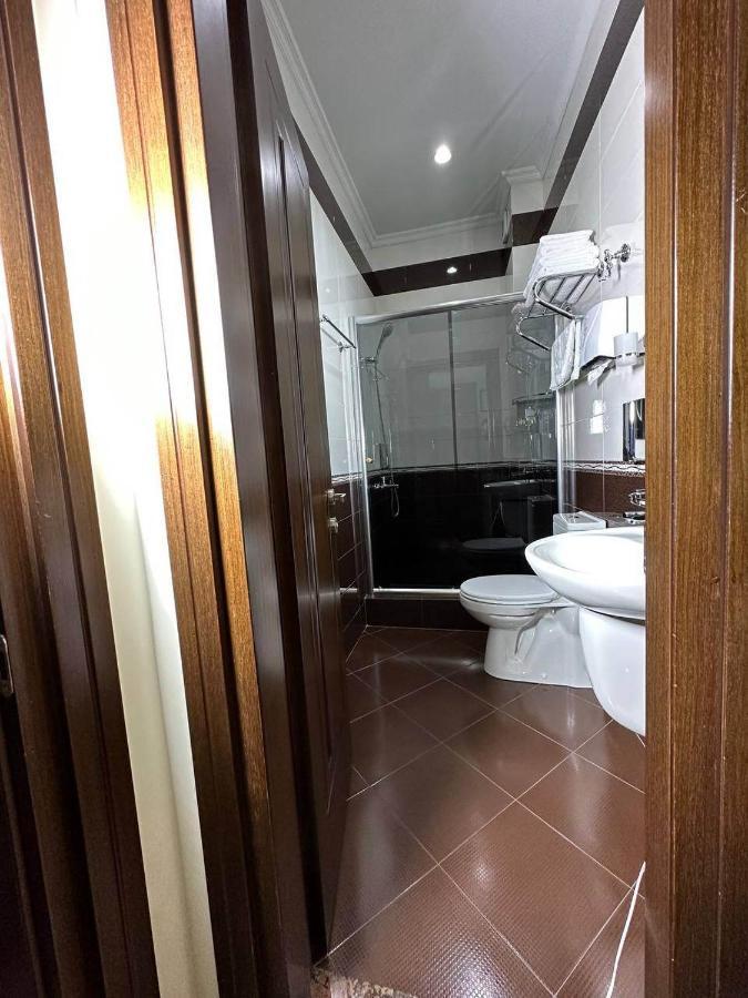 Eiffel Hotel Batumi Eksteriør bilde