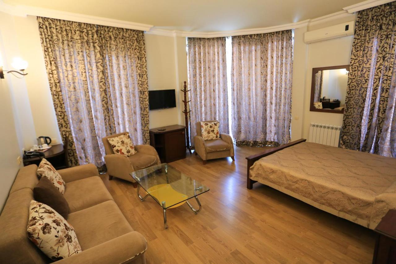 Eiffel Hotel Batumi Eksteriør bilde