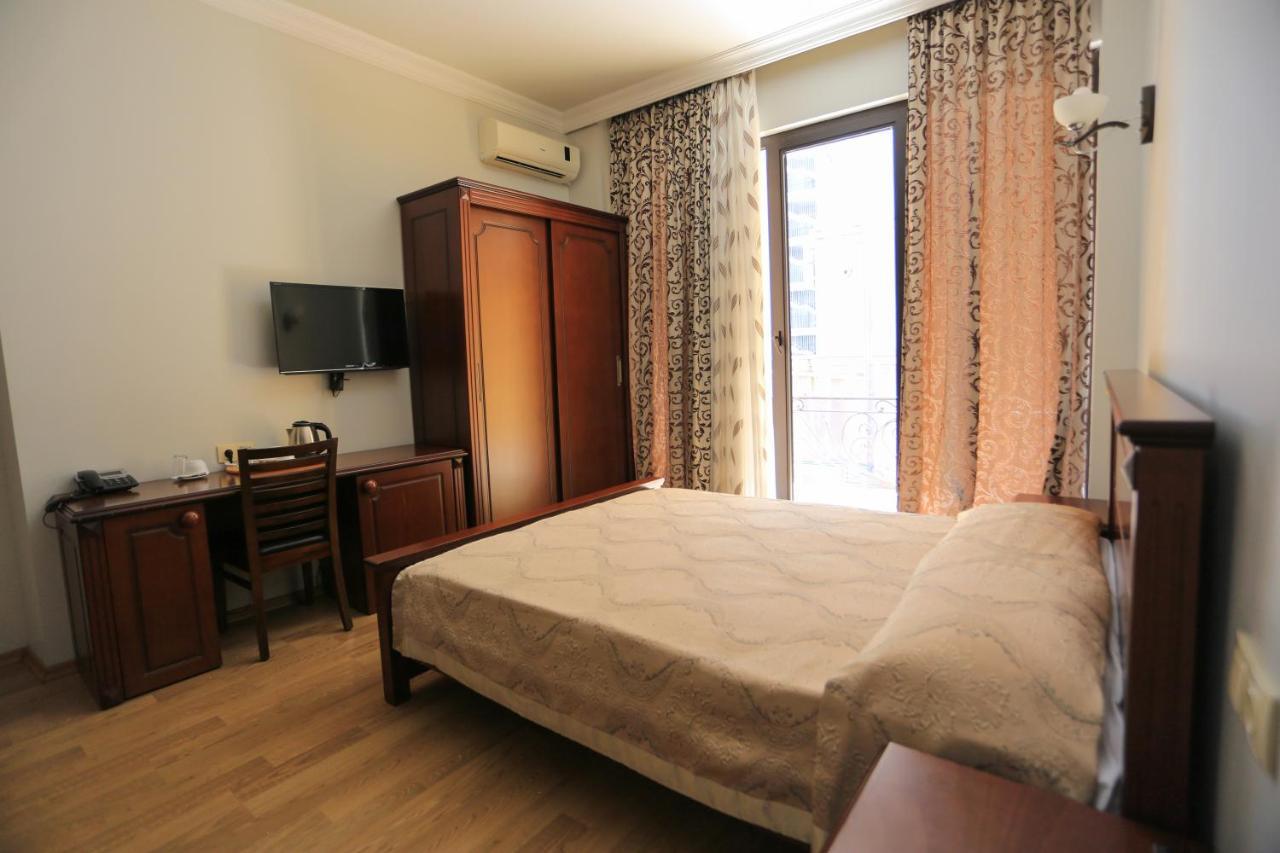 Eiffel Hotel Batumi Eksteriør bilde