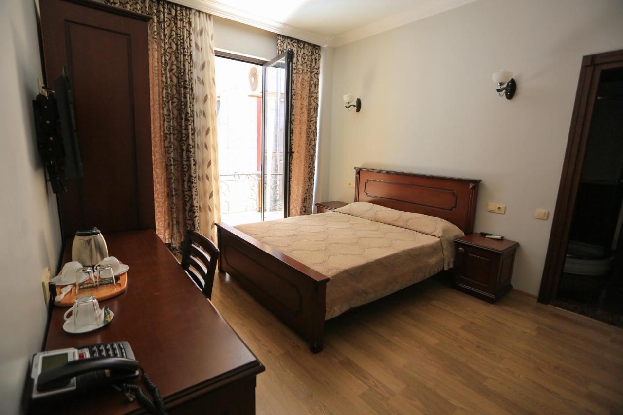 Eiffel Hotel Batumi Eksteriør bilde